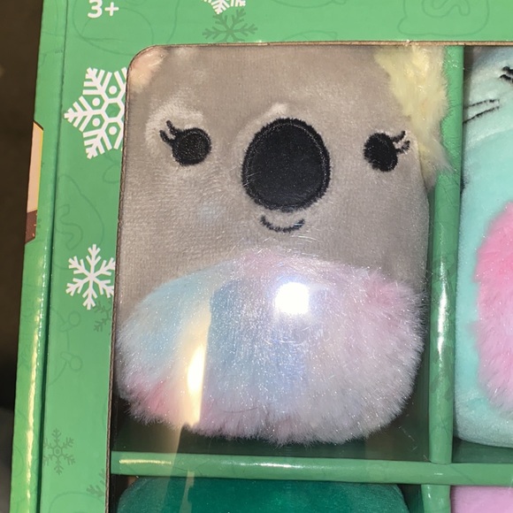 NEW 2022 Squishmallows
Holiday Winter Collection,
6 pack Ornaments - Picture 2 of 10